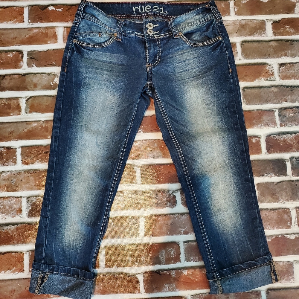 Rue21 Capri Jeans Size 1/2